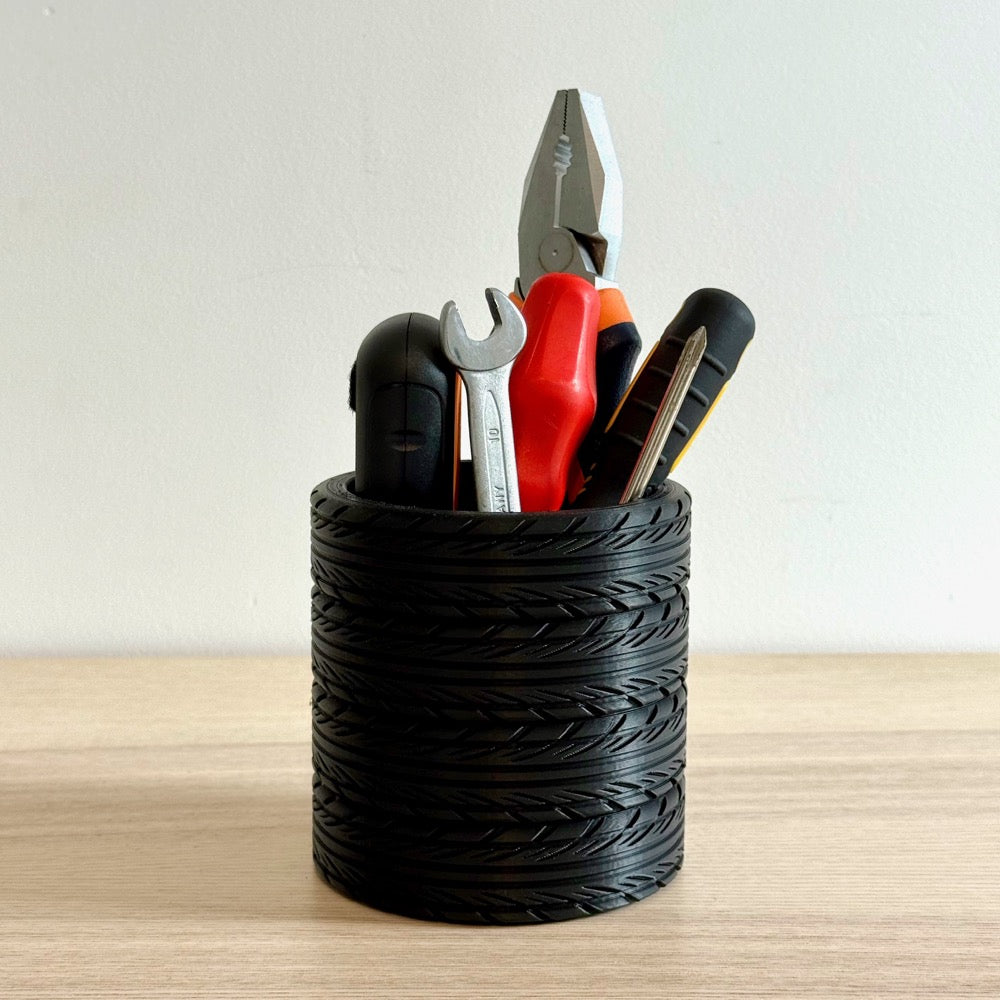 Lapicero Ruedas de Fórmula 1, Portalápices Neumático de Carreras, 10 cm x 10 cm, Organizador de Escritorio para Herramientas y Útiles, Negro
